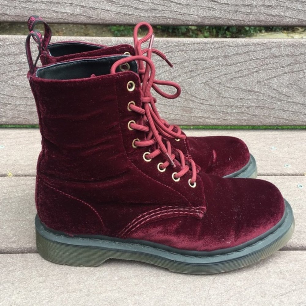 NWOT velvet Dr.Martens!